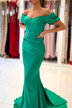 Magnifique robe de soirée sirène en satin à épaules dénudées