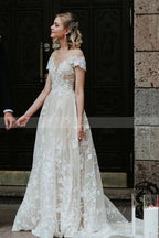 Robe de mariée princesse en dentelle florale à épaules dénudées