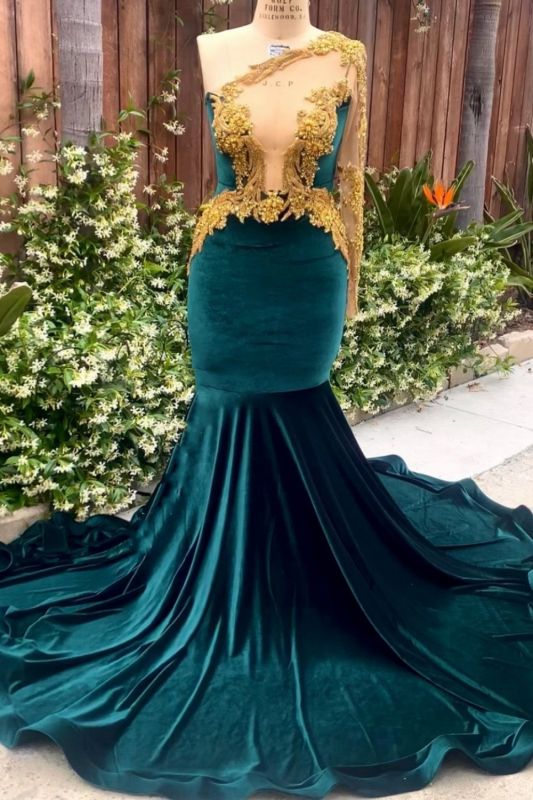 Impresionante vestido de fiesta de sirena verde oscuro con un solo hombro y adornos dorados 3D.