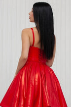Superbes robes de bal courtes rouges à bretelles spaghetti et décolleté en V