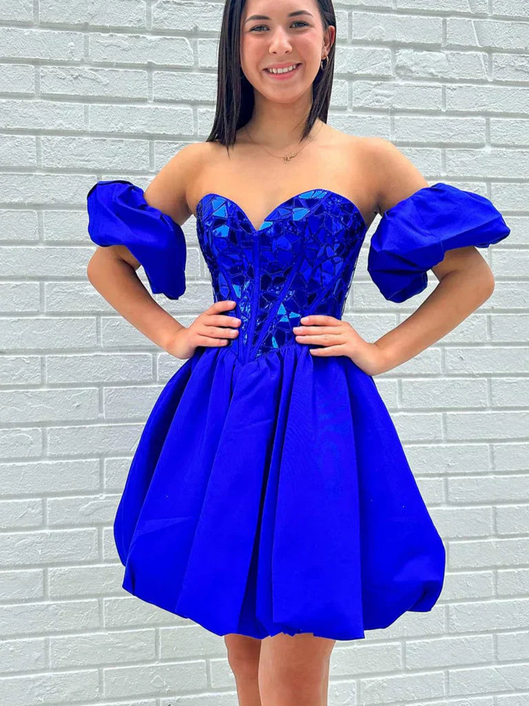 Vestido corto de fiesta con hombros descubiertos