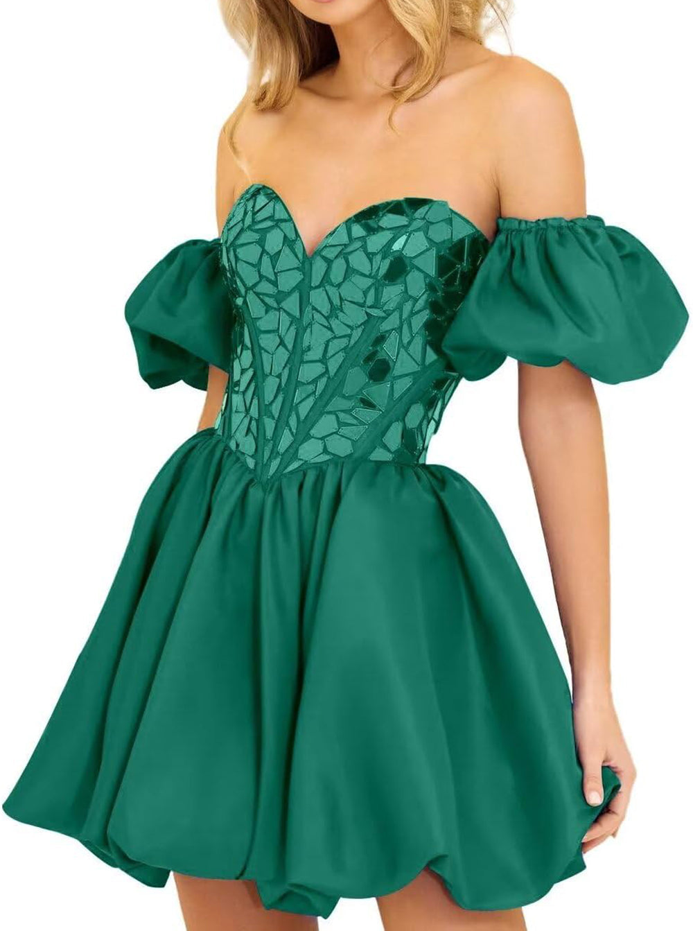 Vestido corto de fiesta con hombros descubiertos