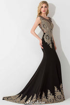 Robe de soirée longue sirène élégante à manches courtes et appliques dorées