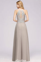 Elegante vestido de noche sin mangas con apliques florales, corte A, de gasa plateada, ideal para fiestas y ocasiones especiales.
