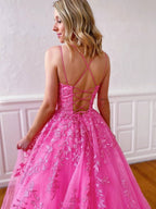Elegantes vestidos largos de corte A, sin tirantes, con tul, encaje y espalda descubierta, ideales para graduaciones y fiestas de fin de curso.