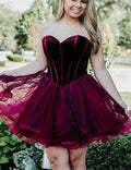 Robe de bal courte élégante en tulle à décolleté cœur et laçage en forme de cœur