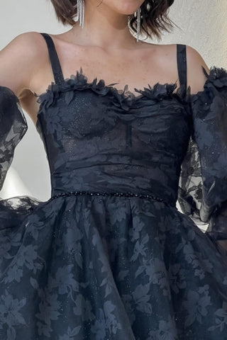 Elegantes vestidos cortos de encaje negro para baile de bienvenida con brillo