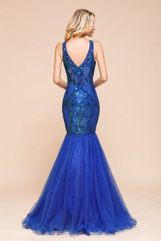Elegante vestido de noche de sirena con lentejuelas brillantes y escote en V, sin mangas y largo hasta el suelo.