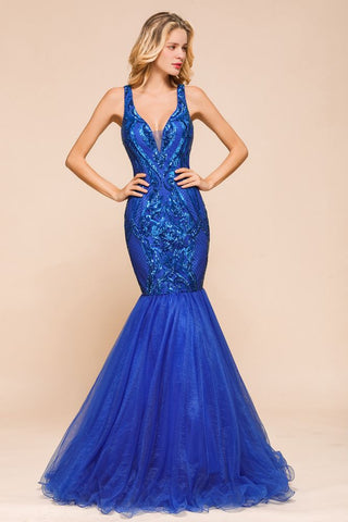 Elegante vestido de noche de sirena con lentejuelas brillantes y escote en V, sin mangas y largo hasta el suelo.
