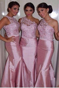 Preciosos vestidos largos de dama de honor rosa sirena con un solo hombro y encaje. 