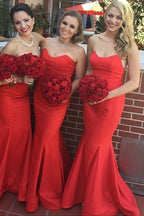 Vestidos de dama de honor de sirena con escote corazón en satén rojo, impresionante vestido para la fiesta de bodas 