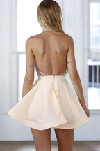 Robe de bal courte élégante à dos nu et col halter, robe de soirée ornée de perles 