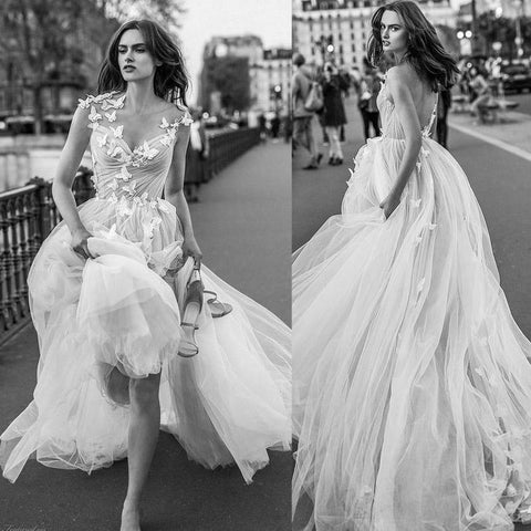 Dulce vestido de novia de tul color marfil con escote en V, espalda descubierta y corte en A, con apliques WD477