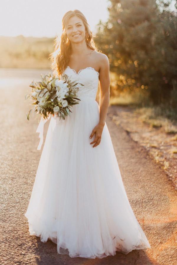 Robe de mariée ivoire longue à décolleté cœur et dentelle WD059