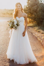 Robe de mariée ivoire longue à décolleté cœur et dentelle WD059