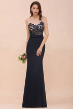 Vestido de dama de honor estilo sirena floral con escote corazón, sin mangas, azul marino, para fiesta formal.