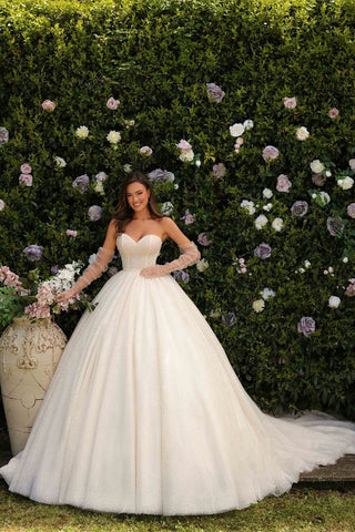 Vestido de novia largo de corte princesa, corte princesa, sin mangas, con encaje brillante y cola, escote corazón y corte en A.