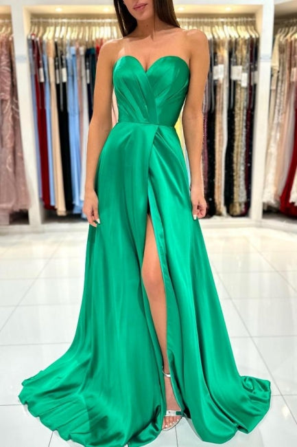 Vestido de noche largo verde sin mangas, corte en A, escote corazón y abertura lateral