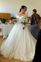 Vestidos de novia de tul corte A, escote corazón, manga larga, con encaje
