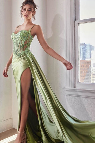 Robes de bal sirène à décolleté cœur, bretelles spaghetti, sans manches, fendues, perles et volants