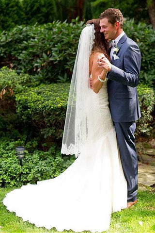 Vestidos de novia corte sirena con escote corazón y apliques de encaje WD194