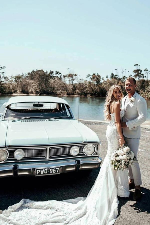 Vestido de novia de playa con escote corazón, corte recto y apliques de encaje WD517