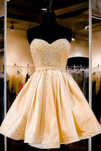 Vestido corto de fiesta de bienvenida con escote corazón y cordones, adornado con perlas PD283