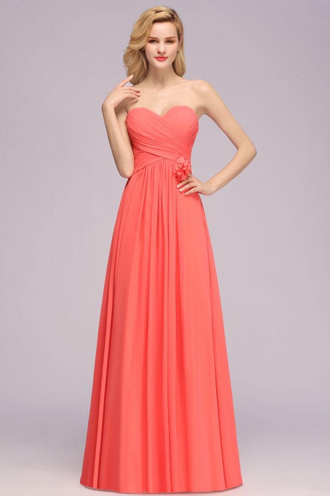 Vestido de noche de corte evasé sin mangas con escote corazón y volantes, estilo swing, de gasa.