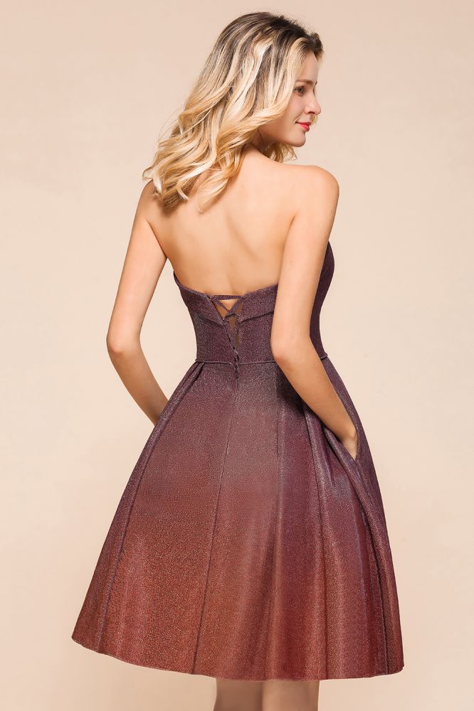 Robe de bal courte sans manches à décolleté cœur en soie brillante, longueur genou