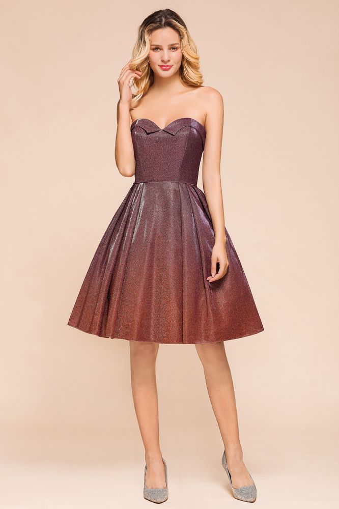 Robe de bal courte sans manches à décolleté cœur en soie brillante, longueur genou