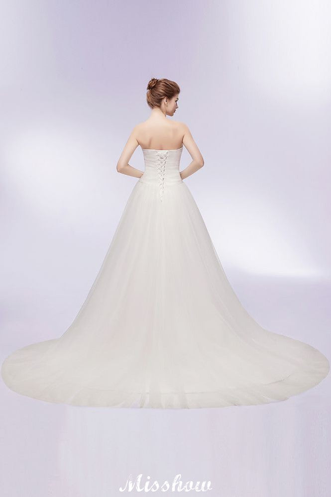 Robes de mariée bustier en tulle et plumes, coupe trapèze, décolleté cœur