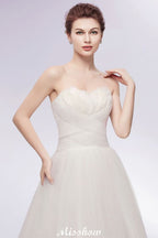 Robes de mariée bustier en tulle et plumes, coupe trapèze, décolleté cœur