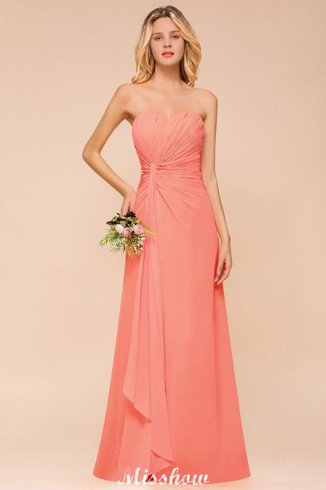 Vestido largo de dama de honor de gasa sin tirantes con volantes y escote corazón