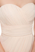 Robe de bal courte bustier en mousseline à volants et décolleté cœur