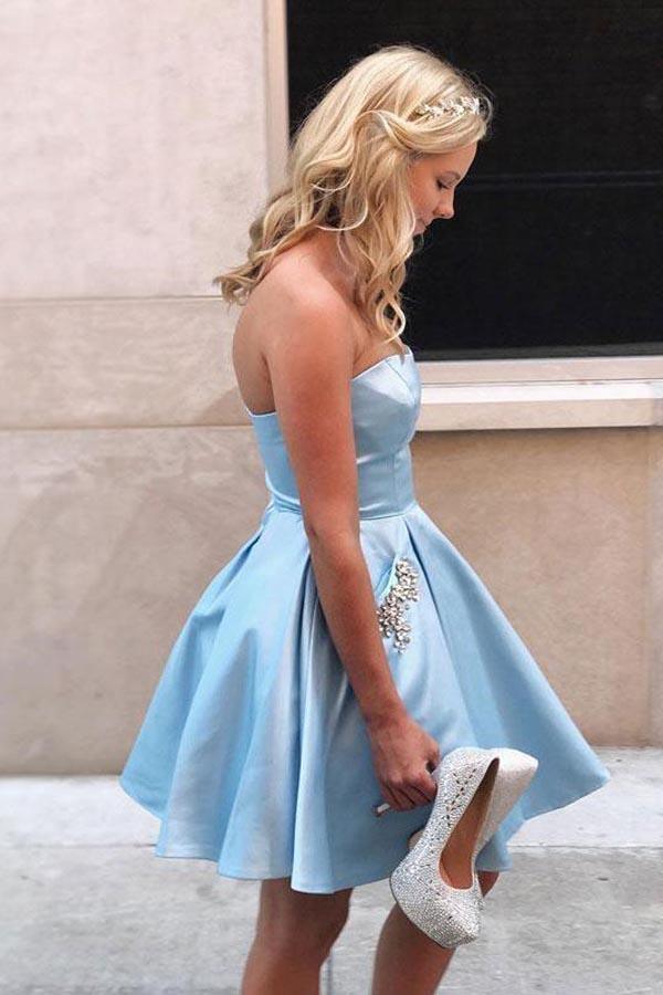Robe de soirée/bal de promo courte bleu ciel sans bretelles, à poches, modèle PD097
