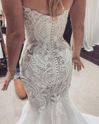 Vestido de novia de sirena con botones y encaje, estilo corazón