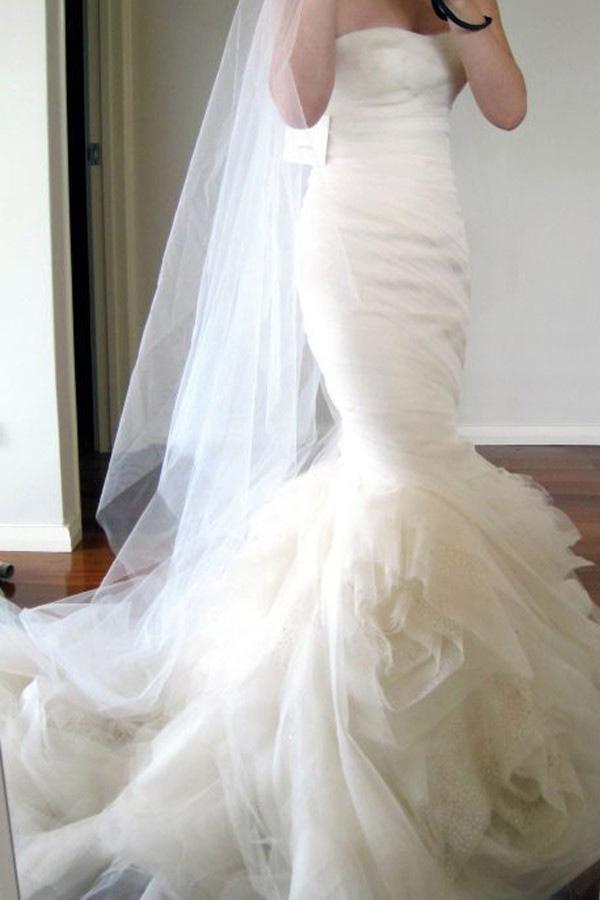 Vestido de novia de sirena color marfil con escote corazón, cola de barrido y volantes WD162 