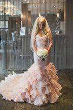 Robe de mariée sirène en organza à traîne étagée et décolleté en cœur, ornée de perles WD160
