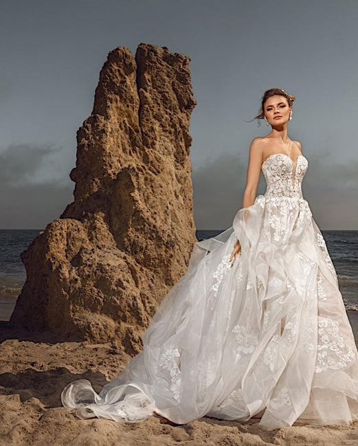 Vestido de novia floral de tul con escote corazón, sin mangas, corte A 