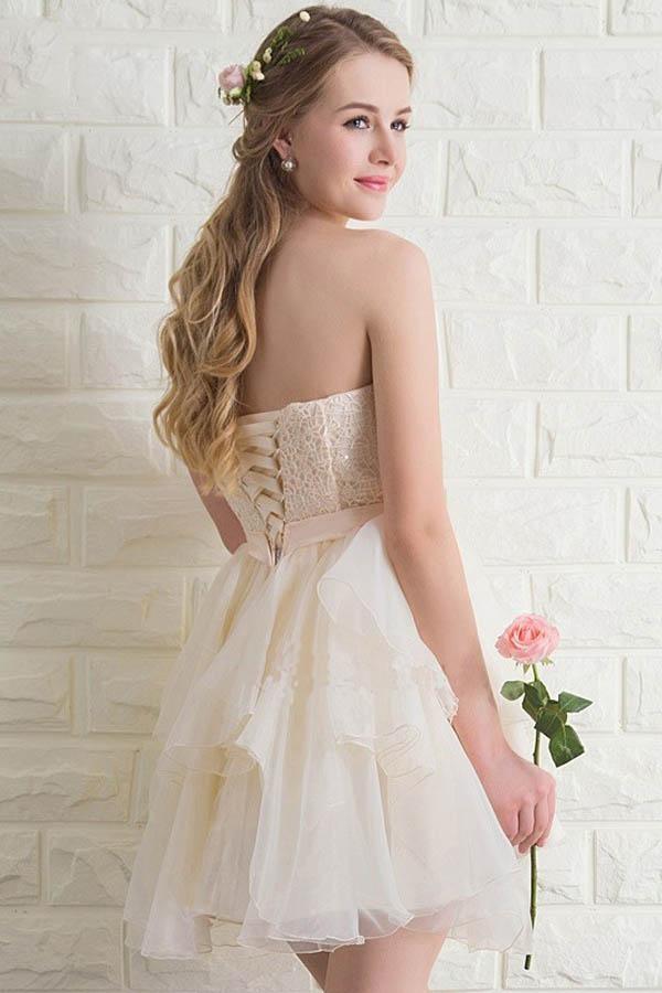 Robes de bal courtes en tulle et dentelle à décolleté cœur PG173