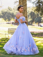Vestido de fiesta largo hasta el suelo con apliques de tul y hombros descubiertos