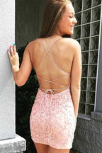 Robe de bal courte rose fourreau à nouer dans le dos, ornée d'appliqués, modèle PD327