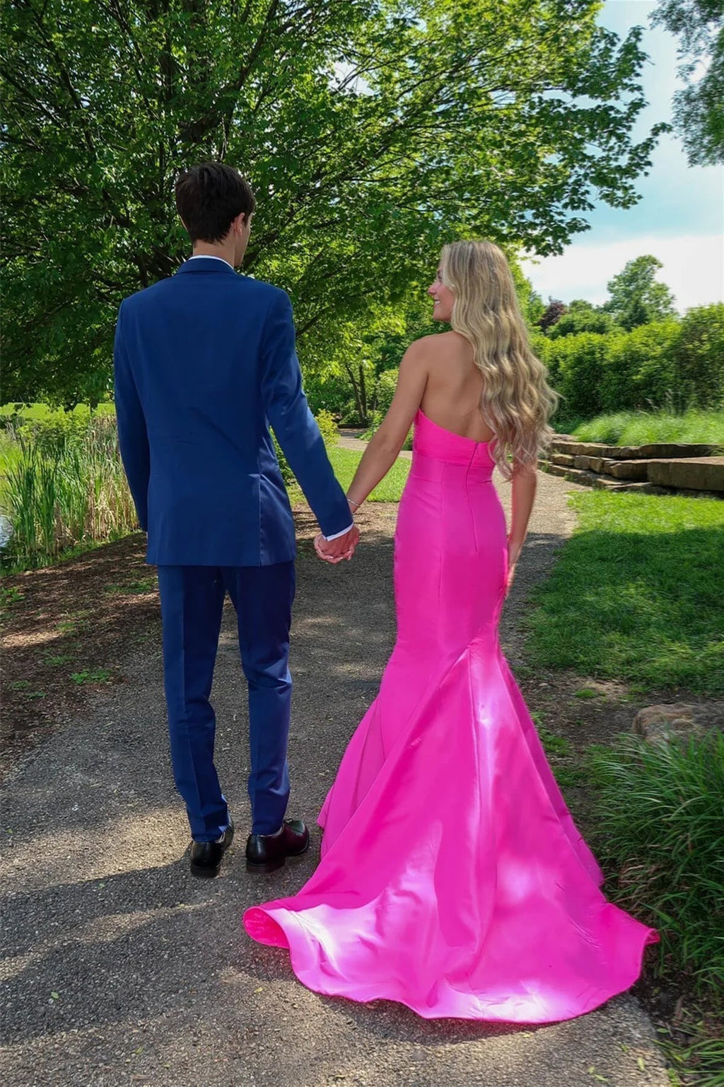 Tiff | Robe de bal sirène en satin rose avec nœud