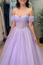 Tiffany | Vestido de graduación de tul corte A con cuentas color lavanda y hombros descubiertos 