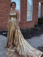Touild | Robe de bal bustier dorée métallisée à perles et fente