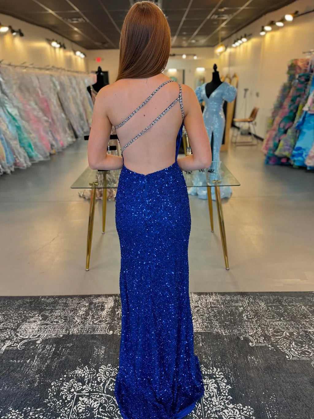 Tove | Robe de bal sirène orange à sequins asymétriques et fente