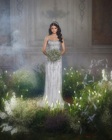 Vestido de novia de sirena sin mangas con tirantes finos cuadrados y encaje, de moda hasta el suelo