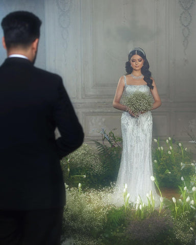 Vestido de novia de sirena sin mangas con tirantes finos cuadrados y encaje, de moda hasta el suelo