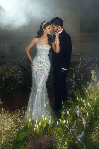 Vestido de novia de sirena sin mangas con tirantes finos cuadrados y encaje, de moda hasta el suelo