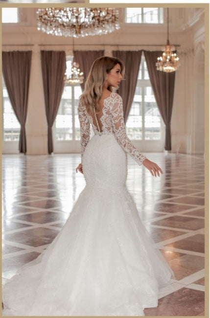 Robe de mariée sirène tendance à manches longues et col en V avec traîne chapelle